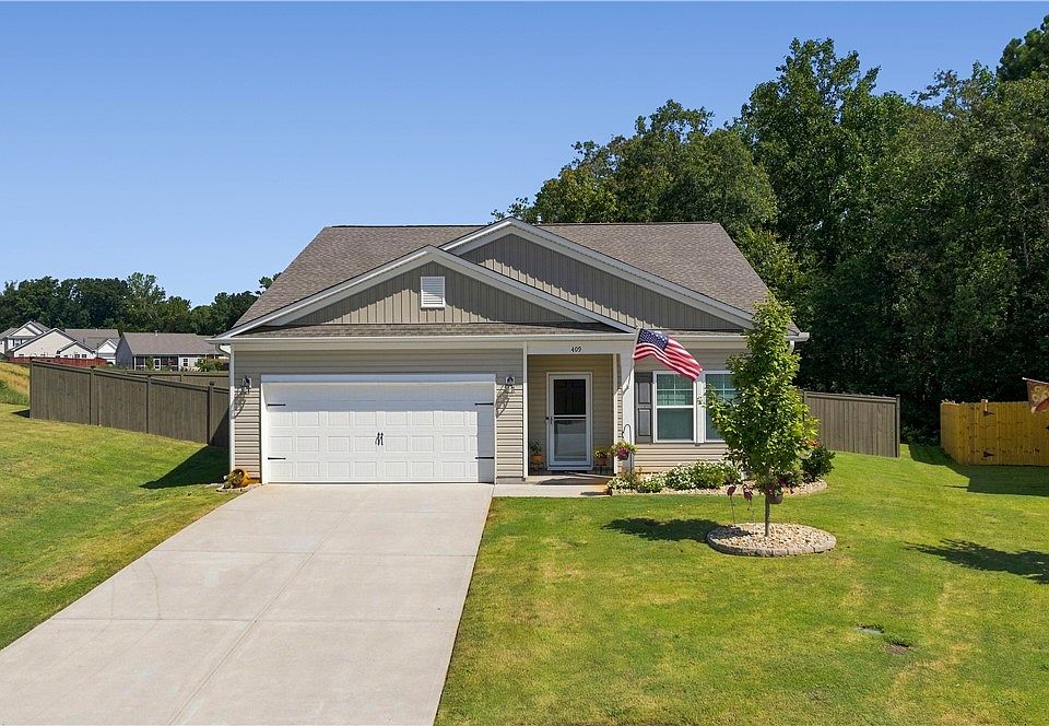 1st image of 409 Sonoma Ct