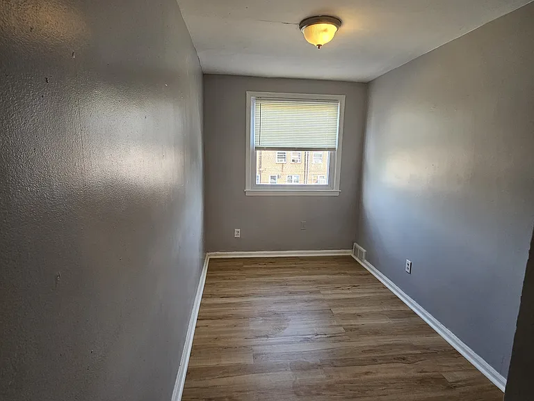 2029 Heather Rd — Photo 7