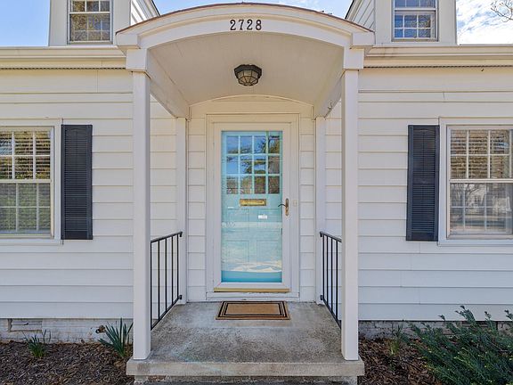 3rd image of 2728 Anderson Dr