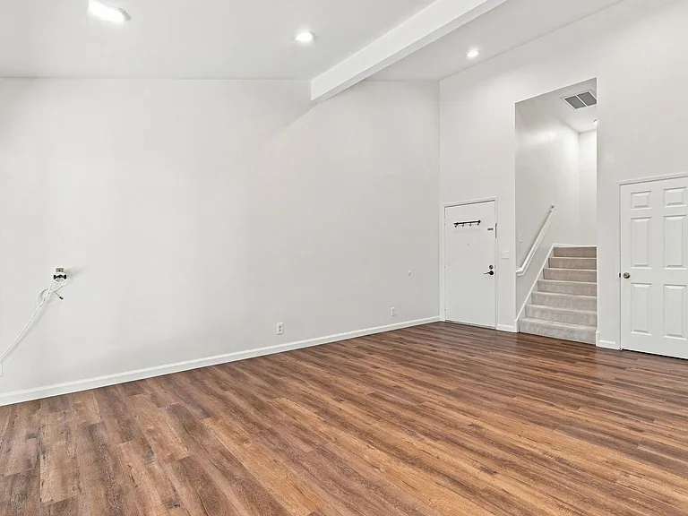 10893 Northfield Sq — Photo 11