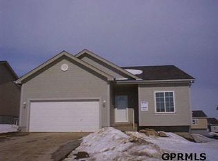 14930 N Binney St, Omaha, NE 68116