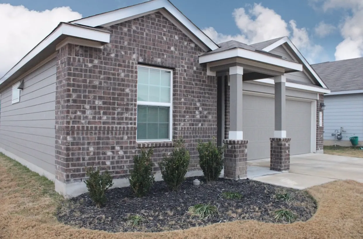 3 bed, 1458 sqft, $1,695 — Photo 1