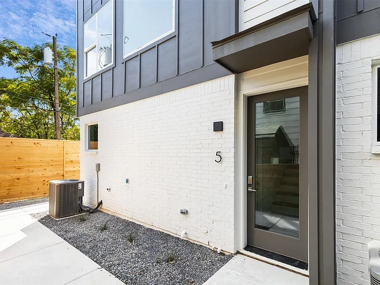 6012 Hudson St #3 — Photo 3
