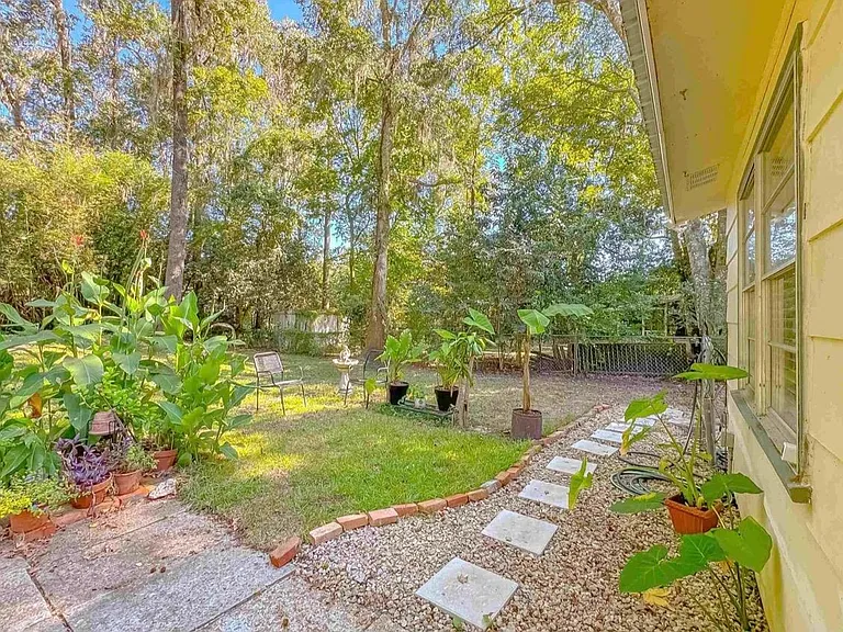 2034 Harriet Dr — Photo 35