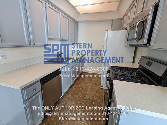 2nd image of 922 N Croft Ave APT 202