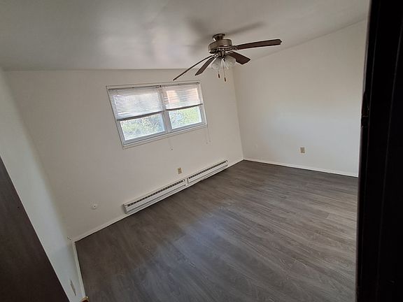 3rd image of 495 Ivy Ln #D