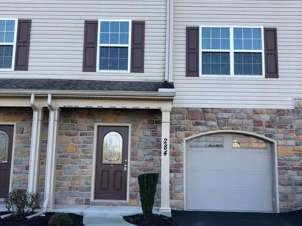 284 Fieldstone Ct, New Cumberland, PA 17070
