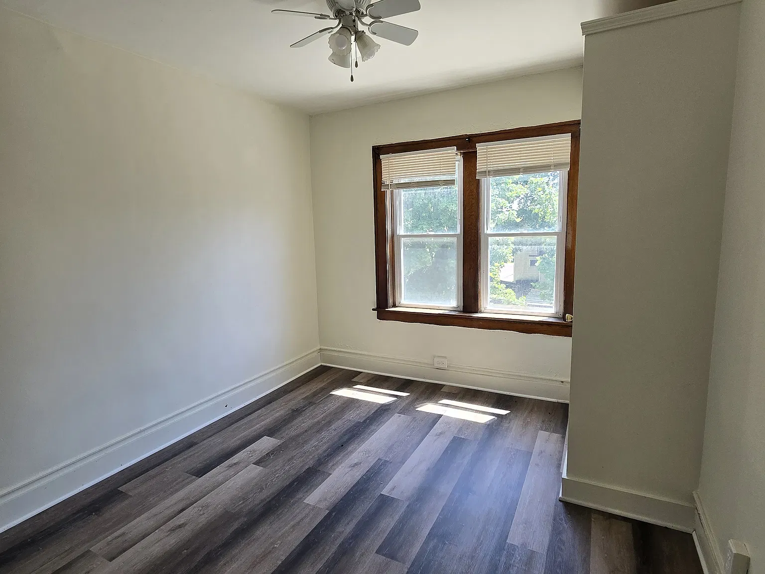 2 bed, $925 — Photo 2