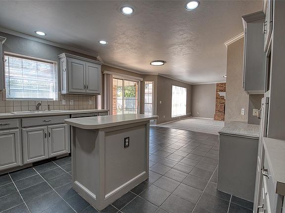 5th image of 15401 Summit Parke Dr
