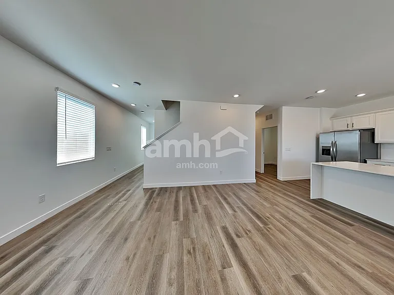 6217 W Calle Bilboa — Photo 4