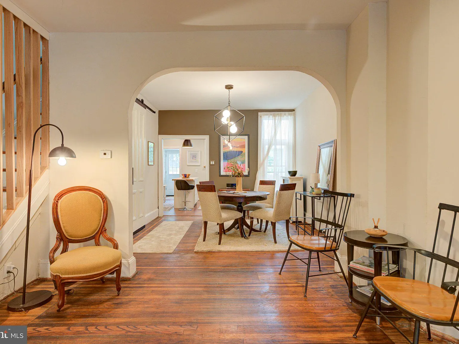 3 bed, 1.5 bath, 1318 sqft, $1,750 — Photo 2