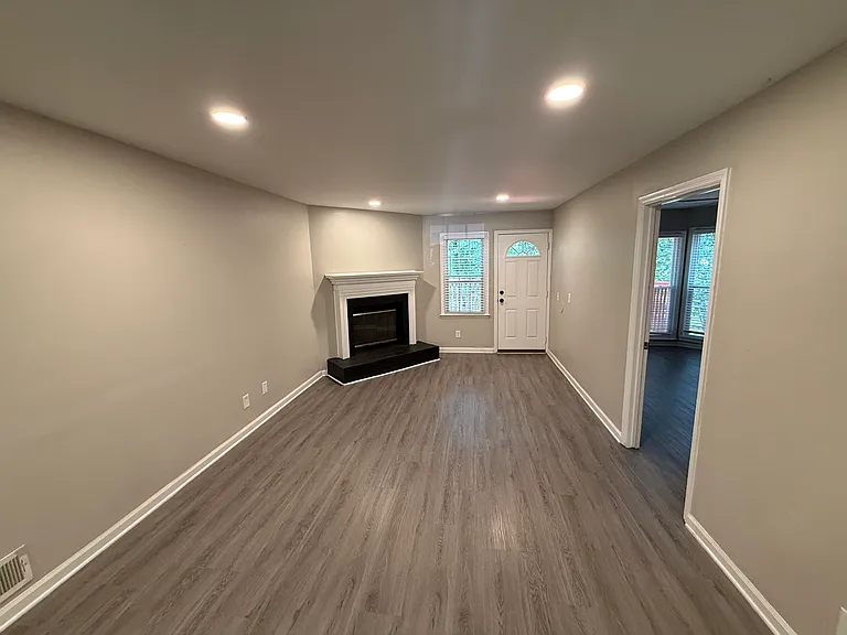 168 Coventry Pl — Photo 3