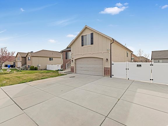 3rd image of 3057 N 3325 W