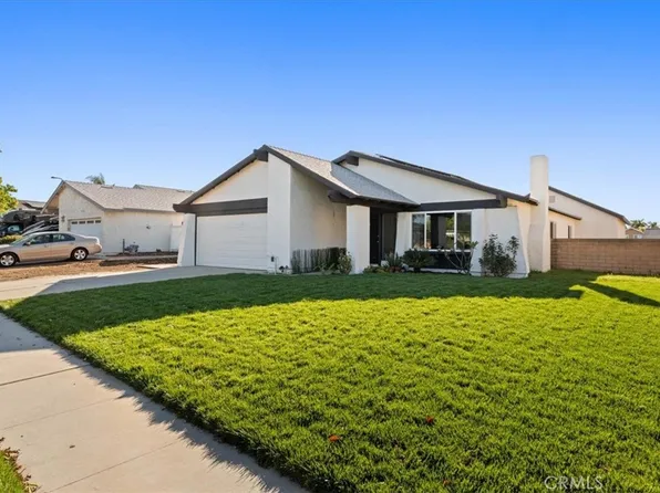 1051 Nottingham Dr, Corona, CA 92878