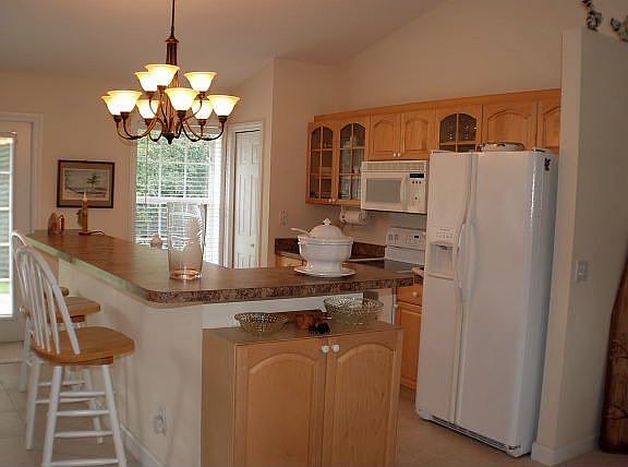 Vaulted ceilings, light and bright great room