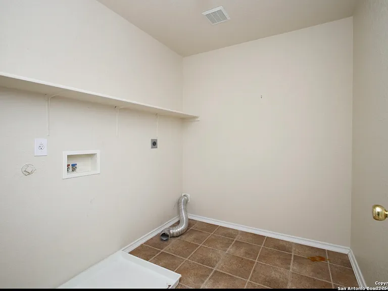 7211 Balcon Is — Photo 25