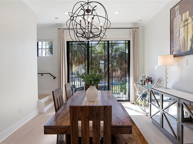 64 N Park Ave — Photo 13