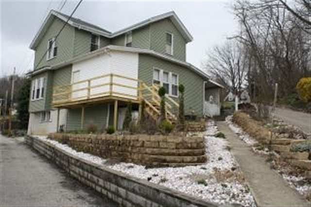 2nd image of 1001 Willow Ave