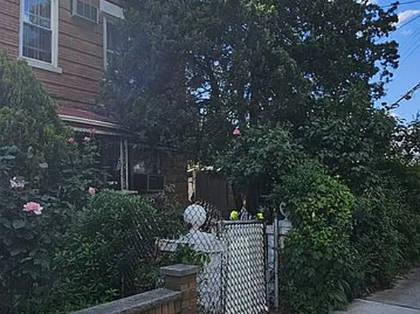 1022 Dahill Rd, Brooklyn, NY 11204