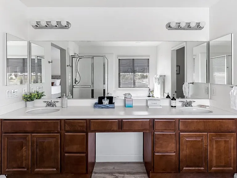 Del Lago Ct — Photo 54