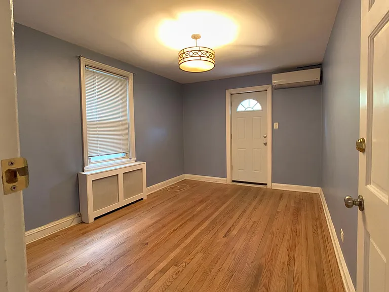 2313 Tenbroeck Ave #1 — Photo 5