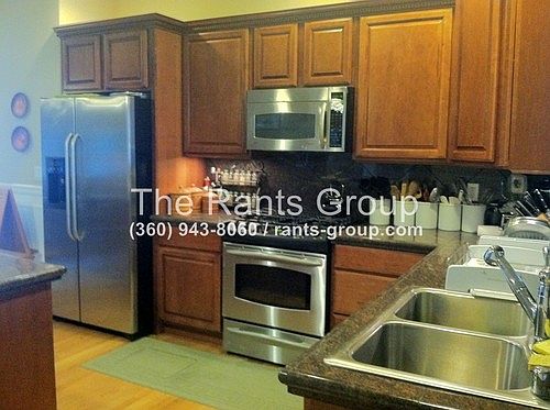 4th image of 3635 Kinsale Ln SE