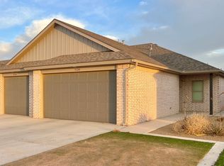 1124 N 7th St, Wolfforth, TX 79382
