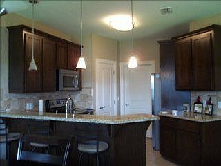 5th image of 412 Laura Dr #4