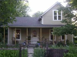 519 N 4th St, Lawrence, KS 66044