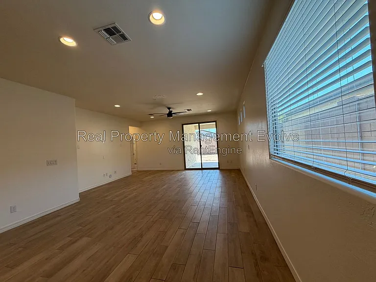 5731 W Encinas Ln — Photo 8