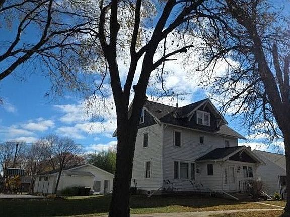 3rd image of 456 2nd St