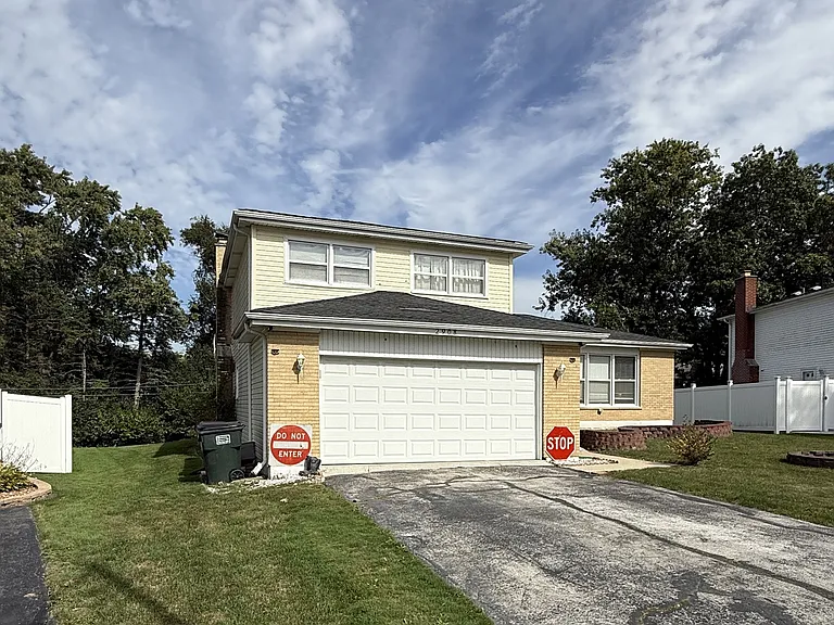 2908 Buttonwood Walk — Photo 2