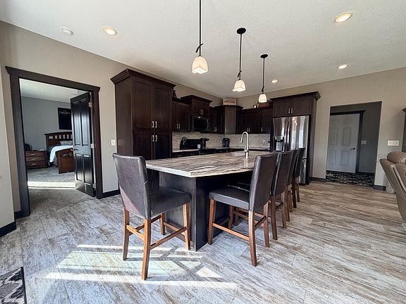 4th image of 1781 Donavon Dr