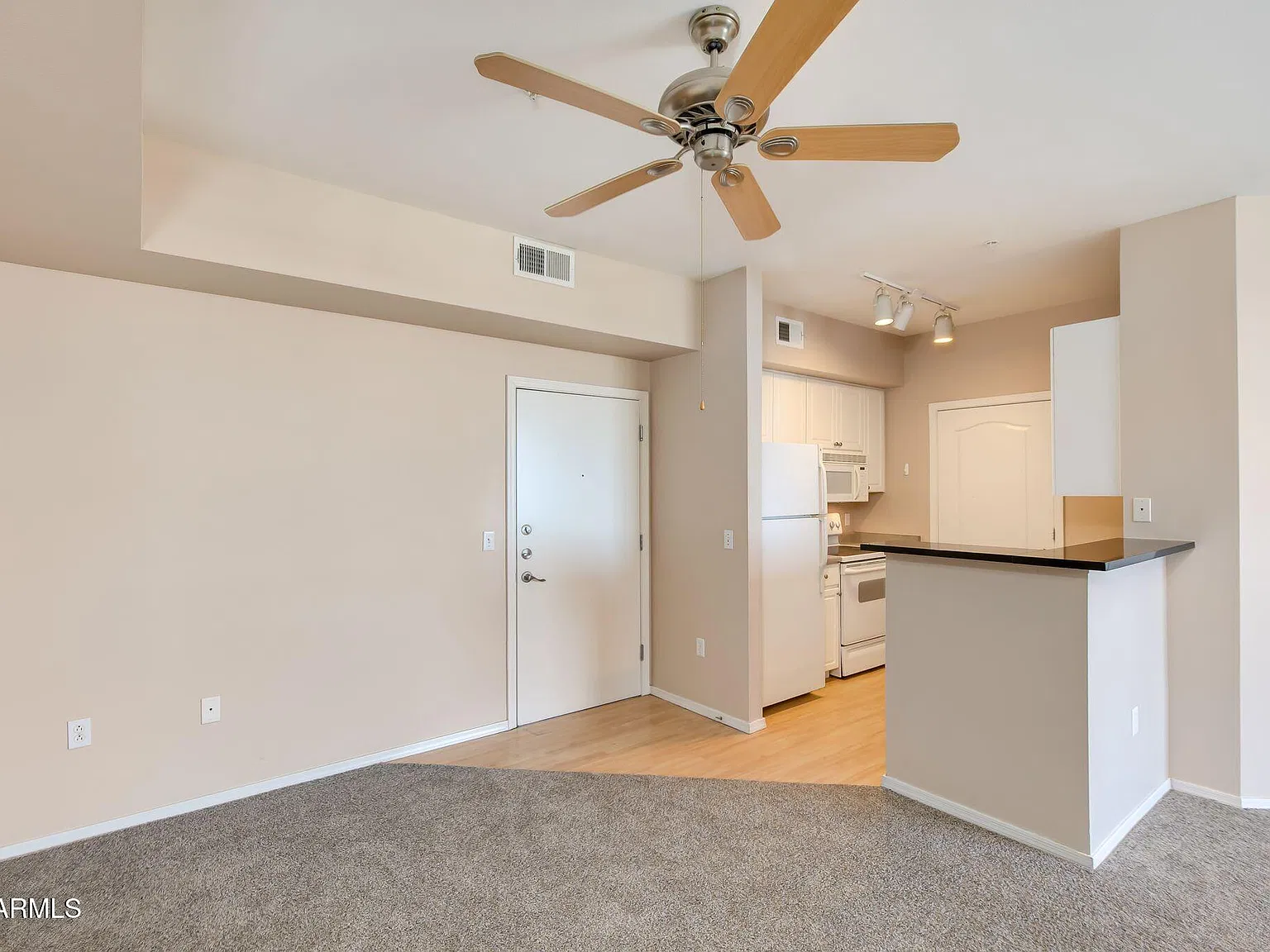 2 bed, 2.0 bath, 790 sqft, $1,450 — Photo 2