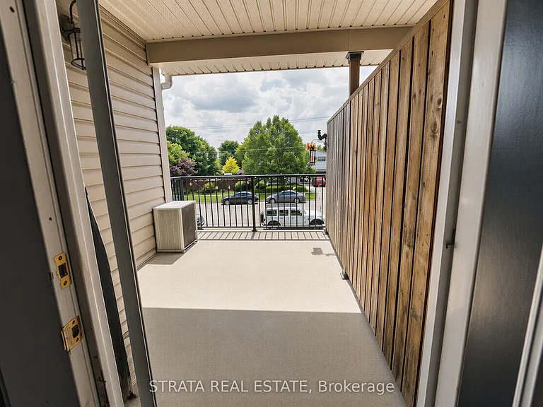628A Woodlawn Rd E — Photo 8