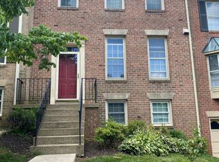 4105 Meadow Field Ct, Fairfax, VA 22033