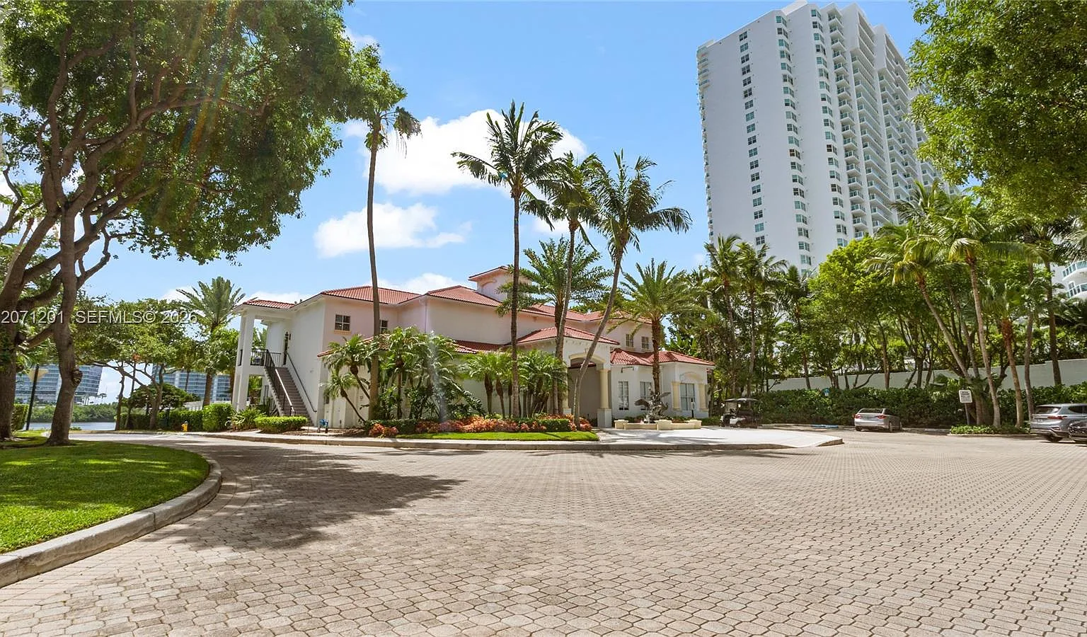Village By The Bay Condo — Photo 2