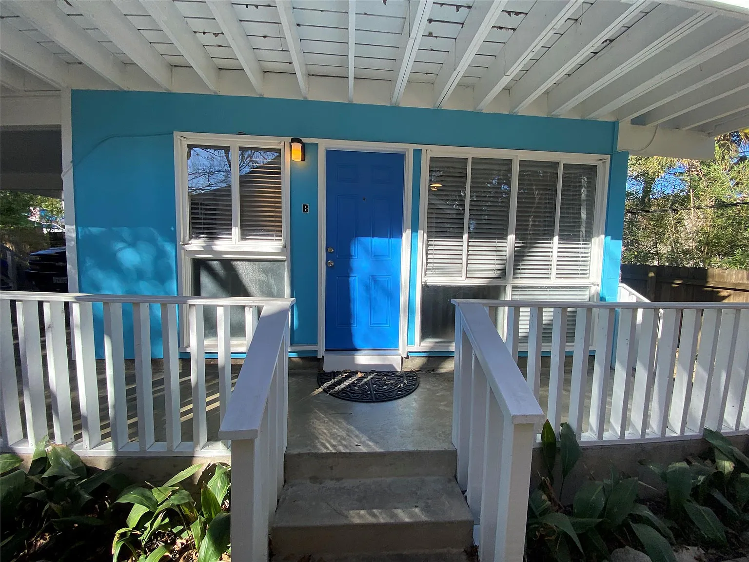 Studio, 400 sqft, $1,275 — Photo 2