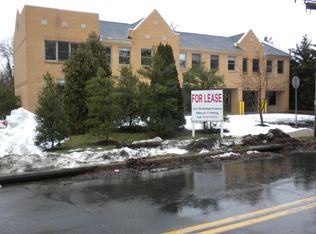 2732 Oak Valley Dr, Vienna, VA 22181