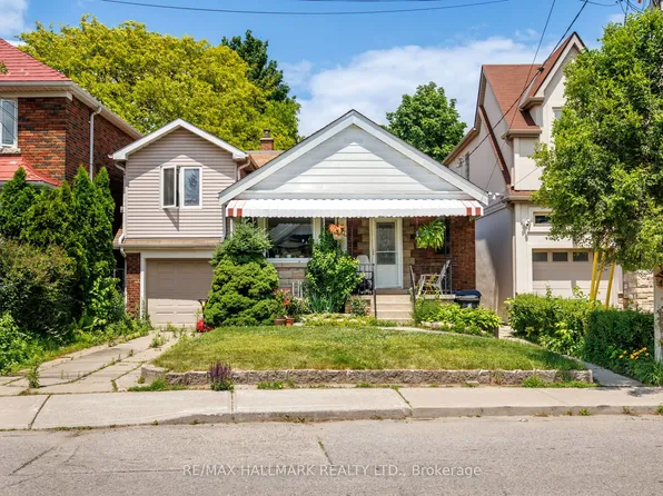 8 Davies Cres, Toronto, ON M4J 2X5