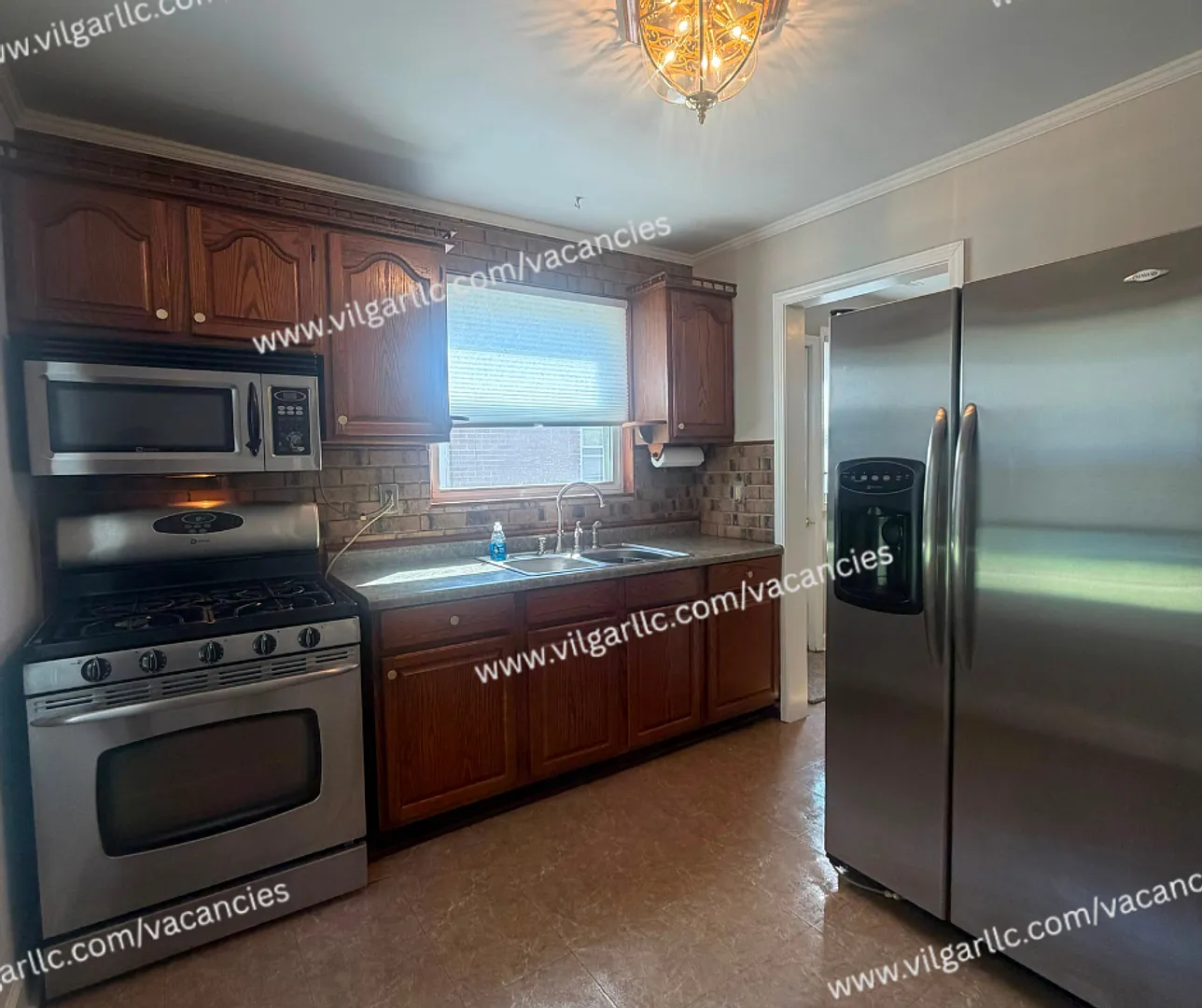 2 Bedroom 1 Bathroom — Photo 4