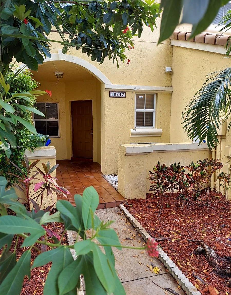 1318 Nw 157th Ave Pembroke Pines Fl 33028 Realtor Com