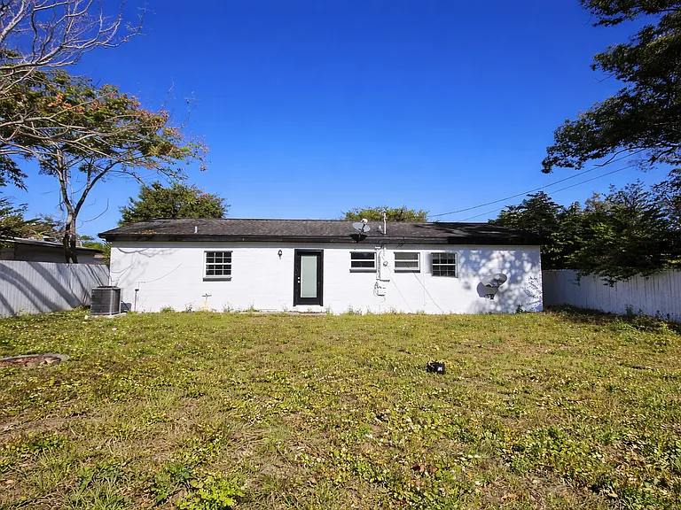 640 Jasmine Rd — Photo 9