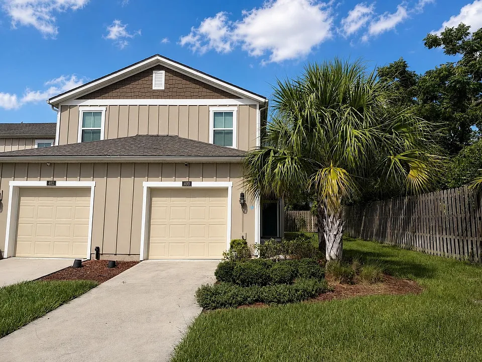 400 Aralia Ln
