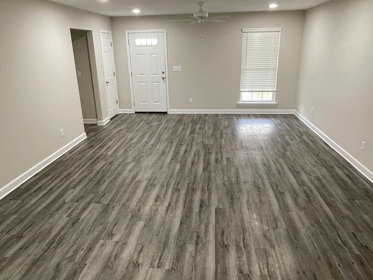 2 bed, 1042 sqft, $1,200 — Photo 2