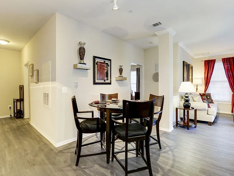 Wynfield Park Apartments — Photo 9