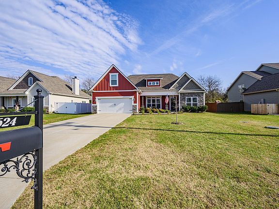 2nd image of 624 Laurel Ln