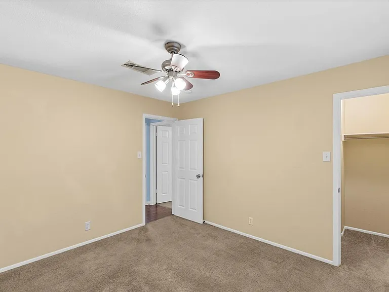 9911 Old Mesquite — Photo 17