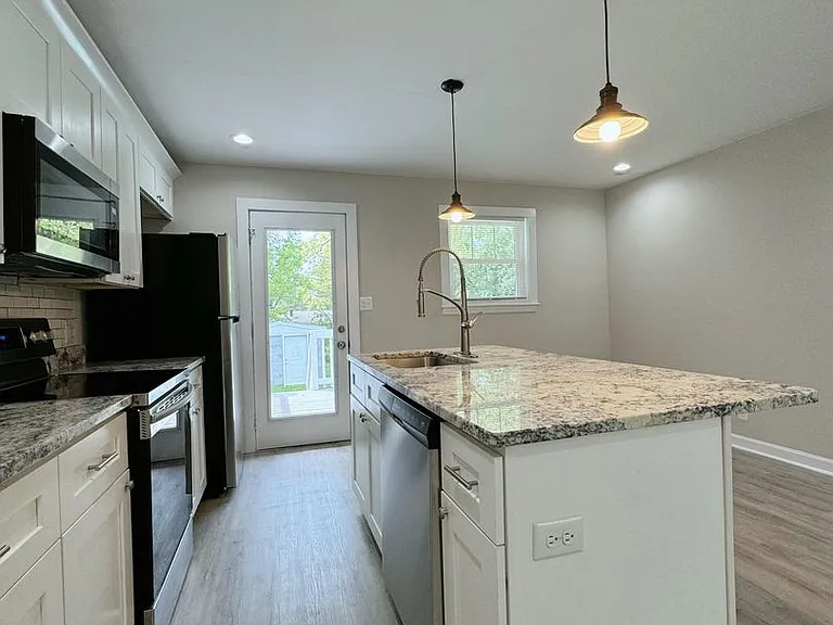 608 Burlington Ave — Photo 5
