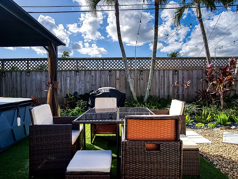 7350 SW 31st St — Photo 43